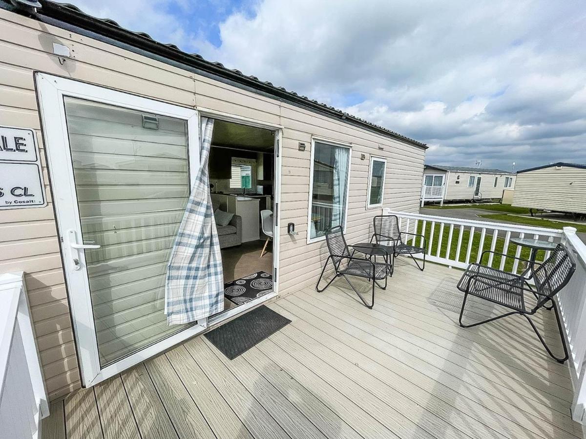 Caravan With Decking At Martello Beach Nearby Clacton-On-Sea Ref 29017Kv酒店 外观 照片