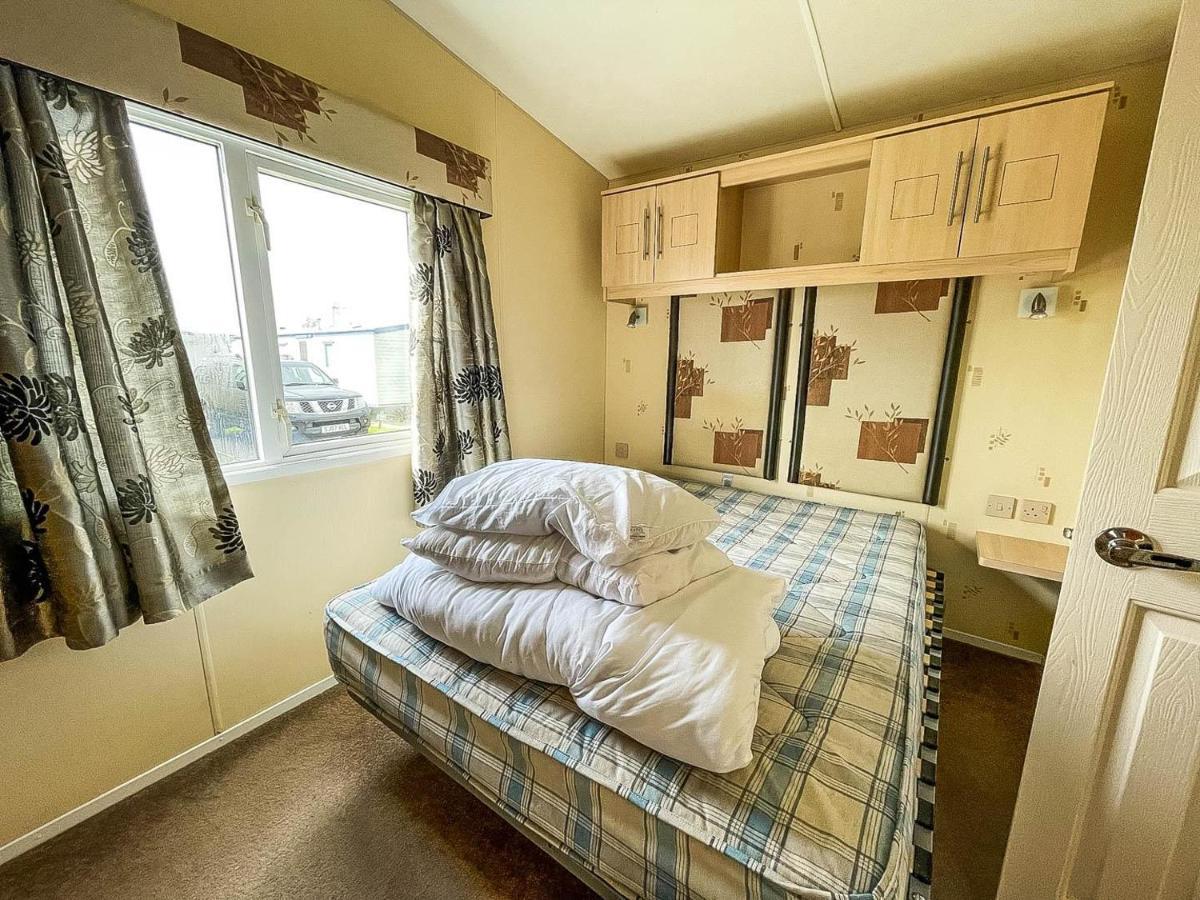 Caravan With Decking At Martello Beach Nearby Clacton-On-Sea Ref 29017Kv酒店 外观 照片