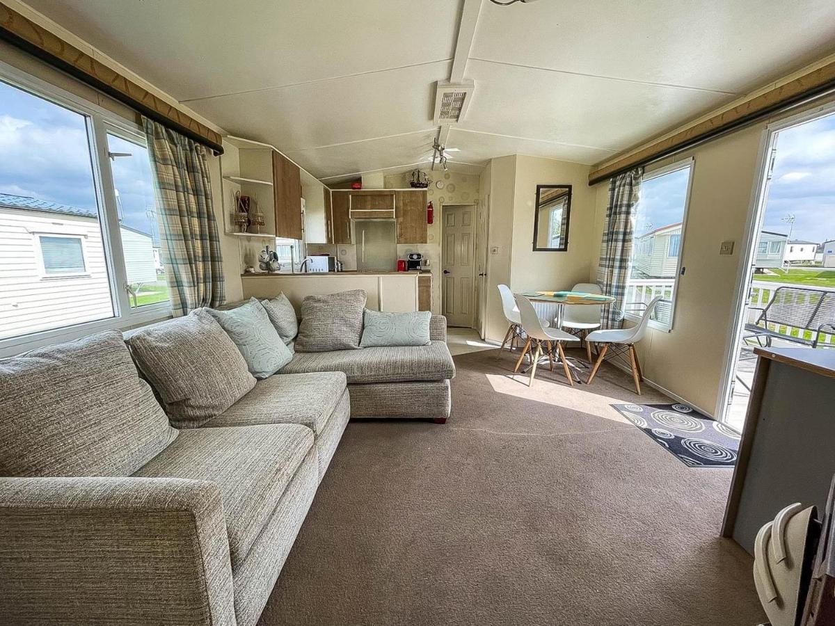 Caravan With Decking At Martello Beach Nearby Clacton-On-Sea Ref 29017Kv酒店 外观 照片